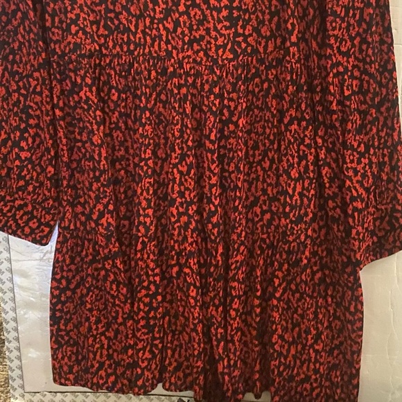 ZARA WOMAN
PREMIUM DENIM COLLECTION ANIMAL PRT RUFFLED RED & BLK MINI DRESS, M - Picture 10 of 10